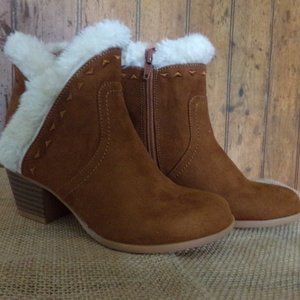 NEW Girls' Boots (available in sizes 13-3)
